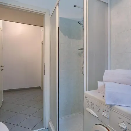 Guesthost - San Donato Fiera Apartment! *