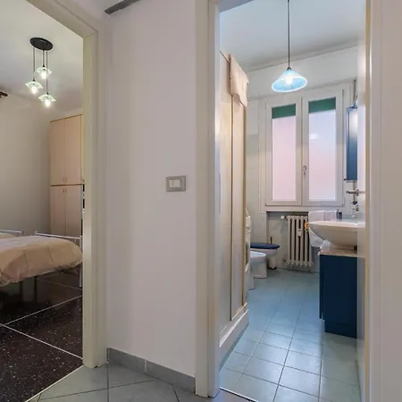 Guesthost - San Donato Fiera Apartment! *