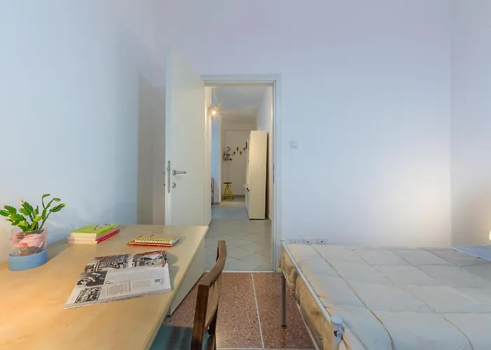 Guesthost - San Donato Fiera Apartment! *