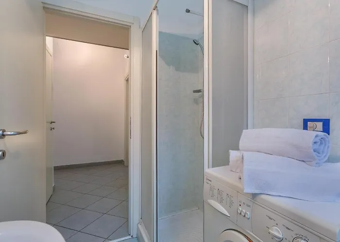 Guesthost - San Donato Fiera Apartment! *