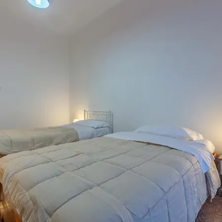 Guesthost - San Donato Fiera Apartment! Διαμέρισμα