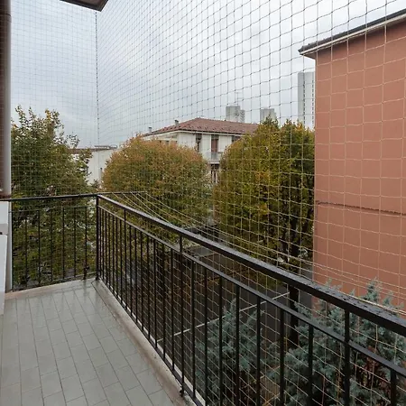 Διαμέρισμα Guesthost - San Donato Fiera Apartment! Μπολόνια