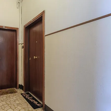 Guesthost - San Donato Fiera Apartment!