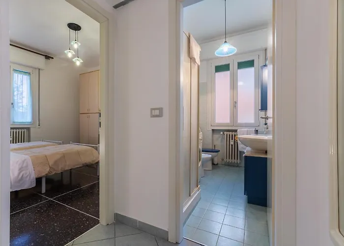 Guesthost - San Donato Fiera Apartment! *