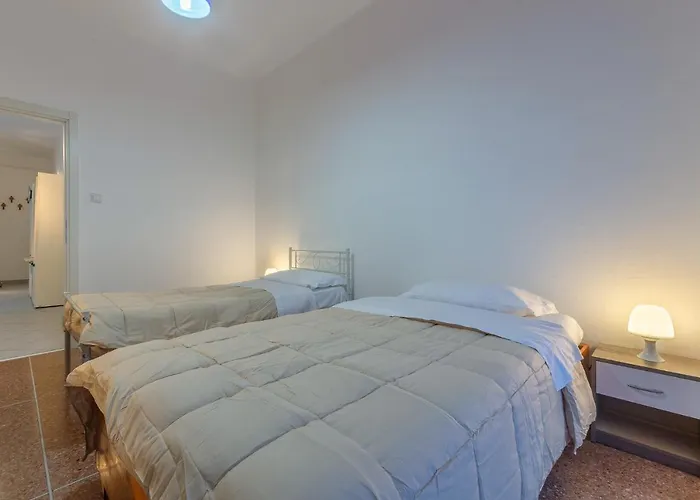 Guesthost - San Donato Fiera Apartment! Апартаменты