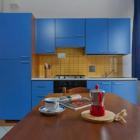Guesthost - San Donato Fiera Apartment! * Bologna